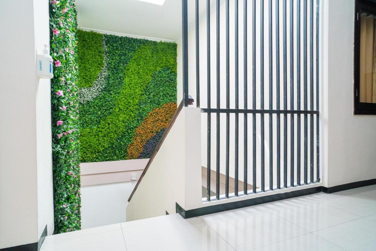 Reddoorz Syariah Near Marvel City Mall 2 Surabaya Exteriör bild