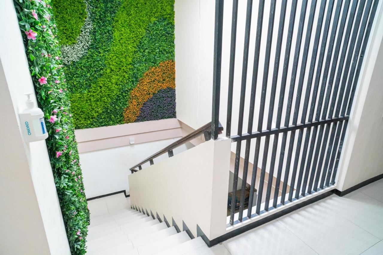 Reddoorz Syariah Near Marvel City Mall 2 Surabaya Exteriör bild